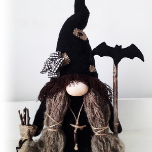 Gnom de colecție, Melinda Gnom vrăjitoare, Obsidian Woods Collection - accesorii locuință - accesorii pentru decorat casa - elfi - Artynos.ro