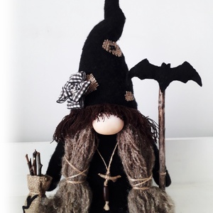 Gnom de colecție, Melinda Gnom vrăjitoare, Obsidian Woods Collection - casă & stil de viață - accesorii pentru decorat casa - gnom - Artynos.ro