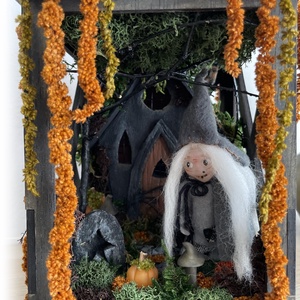 Felinar căsuță vrăjitoare, Dioramă miniatură, Felinar decorativ cu leduri, Decor Halloween - casă & stil de viață - lămpi și corpuri de iluminat - lampă de ambianță - Artynos.ro