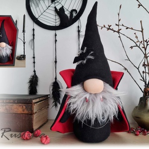Gnom de colecție, Gnomula - Dracula gnom, Decor Halloween, Figurina Halloween, Casă & Stil de viață, Accesorii pentru decorat casa, Gnom, , ARTYNOS