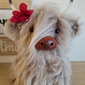 Vacuta scotiana - Toffee, the Highland cow - jucării și echipamente pentru copii - plușuri - figurine de pluș - Artynos.ro