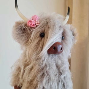Vacuta scotiana - Toffee, the Highland cow - jucării și echipamente pentru copii - plușuri - figurine de pluș - Artynos.ro
