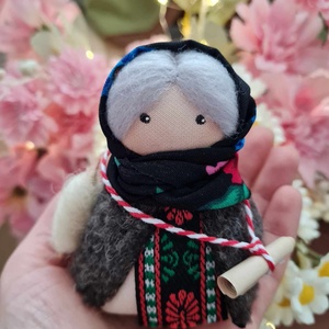 Baba Dochia, mărțișor tradițional, figurina de colecție  - Artynos.ro