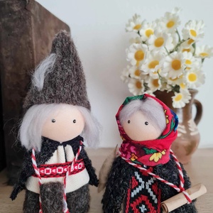 Baba Dochia, mărțișor tradițional, figurina de colecție  - jucării și echipamente pentru copii - plușuri - păpușă croșetată, păpușă de pluș - Artynos.ro