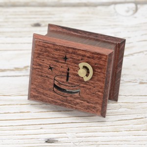 Birthday music box mahon Happy Birthday to You - cărți și creații cu tematică muzicală, cadouri - instrumente artizanale și muzicale - Artynos.ro