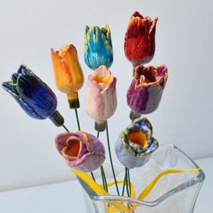 Floare de lalea din ceramică, floare artizanală din ceramică -  - Artynos.ro