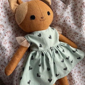 Papusa handmade pisica cu haine detasabile  - jucării și echipamente pentru copii - plușuri - pisică de pluș - Artynos.ro