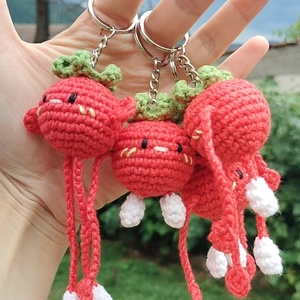 Breloc crosetat tomată  - genți și portofele - accesorii genți - breloc - Artynos.ro