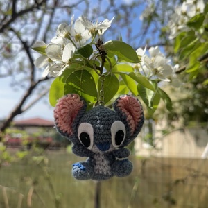 Breloc Stitch, Genti si portofele, Accesorii genti, Breloc, Crosetat, Cusatura, Breloc Stitch crosetat manual
🩵100% realizat manual
🩵materiale de calitate
🩵perfect pentru a-ti acc..., ARTYNOS