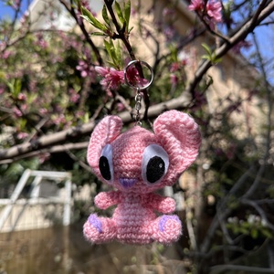 Breloc Stitch, Genti si portofele, Accesorii genti, Breloc, Crosetat, Cusatura, Breloc Stitch crosetat manual
🩷100% realizat manual
🩷materiale de calitate
🩷impachetare frumoasa
🩷i..., ARTYNOS