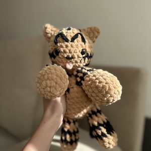 Pisicuță croșetată  - jucării și echipamente pentru copii - plușuri - figurine de pluș - Artynos.ro