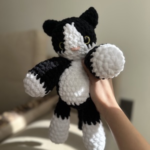 Pisicuță croșetată  - jucării și echipamente pentru copii - plușuri - figurine de pluș - Artynos.ro