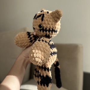 Pisicuță croșetată  - jucării și echipamente pentru copii - plușuri - figurine de pluș - Artynos.ro