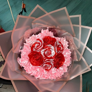 Buchet cu flori si trandafiri din satin, Casa & Stil de viata, Decoratiuni de casa, Accesorii florale, Buchete de flori, Aranjament de flori, ARTYNOS