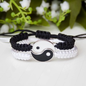 Bratari pereche pentru cupluri si prieteni, bratari impletite in stil macrame � Yin si Yang, negru/alb - Artynos.ro