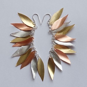Cercei cu frunze tricolore din cupru si aluminiu, Bijuterii, Cercei lungi, , ARTYNOS