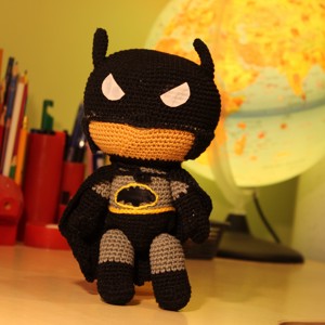 Batman supererou croșetat figura -  - Artynos.ro