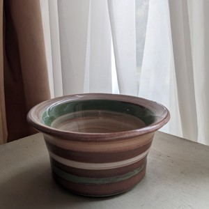 Suport de flori din ceramica cu dungi, , , ARTYNOS