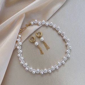 Set colier și cercei handmade - accesorii nuntă - bijuterii mireasă - colier mireasă - Artynos.ro Set colier și cercei handmade - accesorii nuntă - bijuterii mireasă - colier mireasă - Artynos.ro