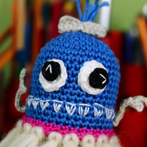 Monstru Monstru -  - Artynos.ro