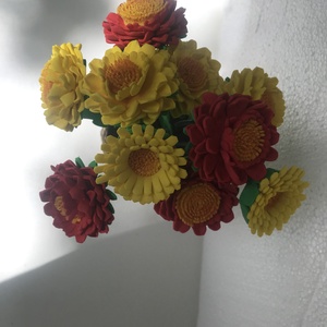 Vaza cu crizanteme - casă & stil de viață - accesorii pentru decorat casa - decorațiuni de masă și decorațiuni pentru rafturi  - boluri din ceramică, boluri decorative - Artynos.ro