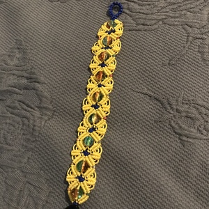 Brățara macrame Floral - bijuterii - brățări - brățări împletite - Artynos.ro Brățara macrame Floral - bijuterii - brățări - brățări împletite - Artynos.ro