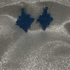 Cercei Fulgi de Nea - elegantă de iarna, lucrata manual  - bijuterii - cercei - cercei brodați - Artynos.ro