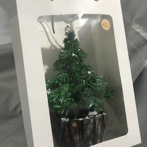 Brăduț handmade decorativ - crăciun - cadouri de moș crăciun - cadouri de moș crăciun - Artynos.ro