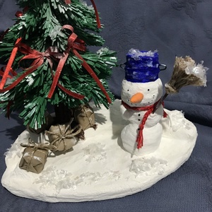 Decor handmade de Crăciun - brad cu un om de zapada - crăciun - cadouri de moș crăciun - cadouri de moș crăciun - Artynos.ro