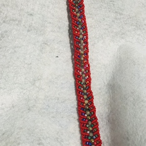 Brățara Roșie cu Margele colorate - bijuterii - brățări - brățări împletite - Artynos.ro