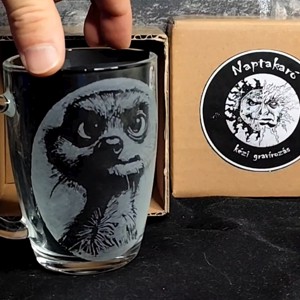 Cană de sticlă cu model de suricată  -  - Artynos.ro