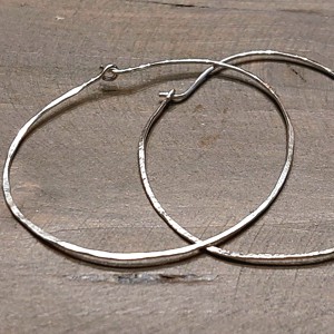 Cercei cu design oval din argint - Artynos.ro