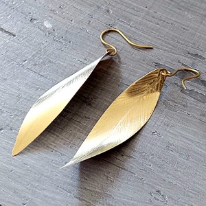 Cercei narcisă din alamă -  - Artynos.ro Cercei narcisă din alamă -  - Artynos.ro