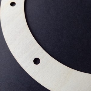 Coroană din lemn natural de 20 cm, material decorativ  -  - Artynos.ro