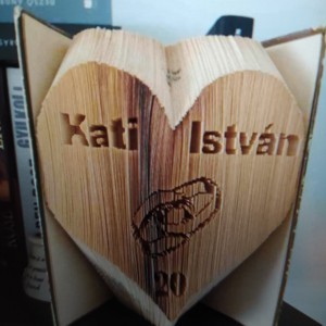 Casatorie aniversare carte sculptura, Casa & Stil de viata, Accesorii pentru decorat casa, Decoratiuni de masa si decoratiuni pentru rafturi , Sculptura de carte, carte pliata, , ARTYNOS