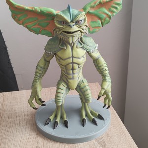 Gremlin pictat Brutal de realist -  - Artynos.ro