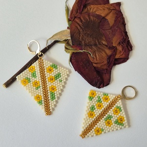 Cercei Blossom Arrow , Bijuterii, Cercei, Cercei din margele, Cusatura, Cerceii Blossom Arrow sunt cusuti manual din margele toho de 11/0. Mi-a fost tare drag sa ii creez ..., ARTYNOS
