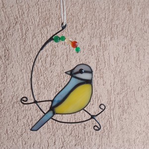BLUE CINEGE pe o ramură de copac TIFFANY Suncatcher / fereastră decor pentru iubitorii de natură - casă & stil de viață - accesorii pentru decorat casa - decorațiuni de geam și decorațiuni de ușă  - decor ferestre și autocolant pentru geam - Artynos.ro