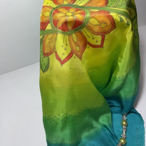Esarfa din matase pictata manual cu accesoriu decorativ  nuante verde-turcoaz, model floral, 5555 cm, Imbracaminte si moda, Esarfe, palarii, fularuri, Sal, esarfa de cap, , ARTYNOS