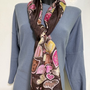 Esarfa din matase naturala  pictata manual - Inimi Dulci - îmbrăcăminte și modă - eșarfe, pălării, fularuri - șal, eșarfă de cap - Artynos.ro