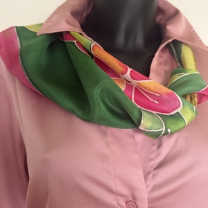 Colibri în cerc floral � eșarfă din mătase pictată manual - îmbrăcăminte și modă - eșarfe, pălării, fularuri - șal, eșarfă de cap - Artynos.ro