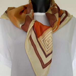 Eșarfă din mătase naturală pictată manual � nuanțe calde și elegante � 74 � 74 cm - îmbrăcăminte și modă - eșarfe, pălării, fularuri - stole - Artynos.ro