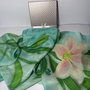 Eșarfă din mătase pictată manual Floare de rouă � eleganță în nuanțe de verde și turcoaz - îmbrăcăminte și modă - eșarfe, pălării, fularuri - stole - Artynos.ro