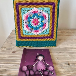 Mandala croșetată, caiet sau copertă de carte de dimensiunea A4 - geantă și husă - husă tablet și husă ebook - Artynos.ro