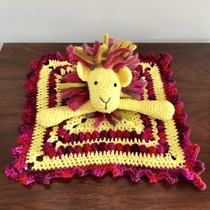 Pătură de dormit croșetată în formă de leu - amigurumi - jucării și echipamente pentru copii - plușuri - păpușă croșetată, păpușă de pluș - Artynos.ro