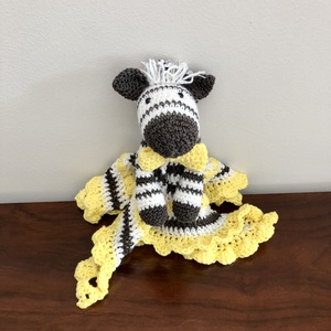 Crosetat patura pentru pui de somn cu zebra - amigurumi, Jucarii si echipamente pentru copii, Jucarii bebelusi, Paturi bebelusi, Crosetat, Papusi si fabricare de marionete, ARTYNOS