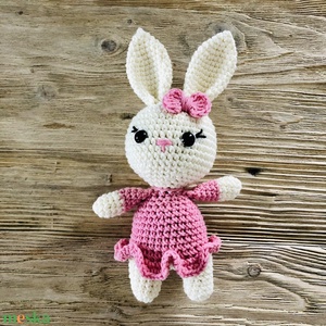 Iepurașă croșetată alb-roz - amigurumi - jucării și echipamente pentru copii - plușuri - păpușă croșetată, păpușă de pluș - Artynos.ro