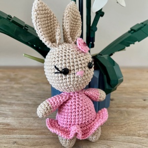 Iepuraș roz-bej - amigurumi - jucării și echipamente pentru copii - plușuri - păpușă croșetată, păpușă de pluș - Artynos.ro