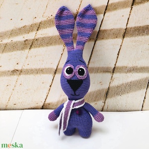 Iepurasul de milka violet - amigurumi - Artynos.ro