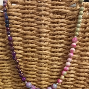 Colier cu pietre semipretioase si argint, Bijuterii, Coliere, Coliere cu margele, , Colier handmade cu mix crazy agate, elemente si accesorii argint.
Dimensiune 47cm, se poate redimen..., ARTYNOS